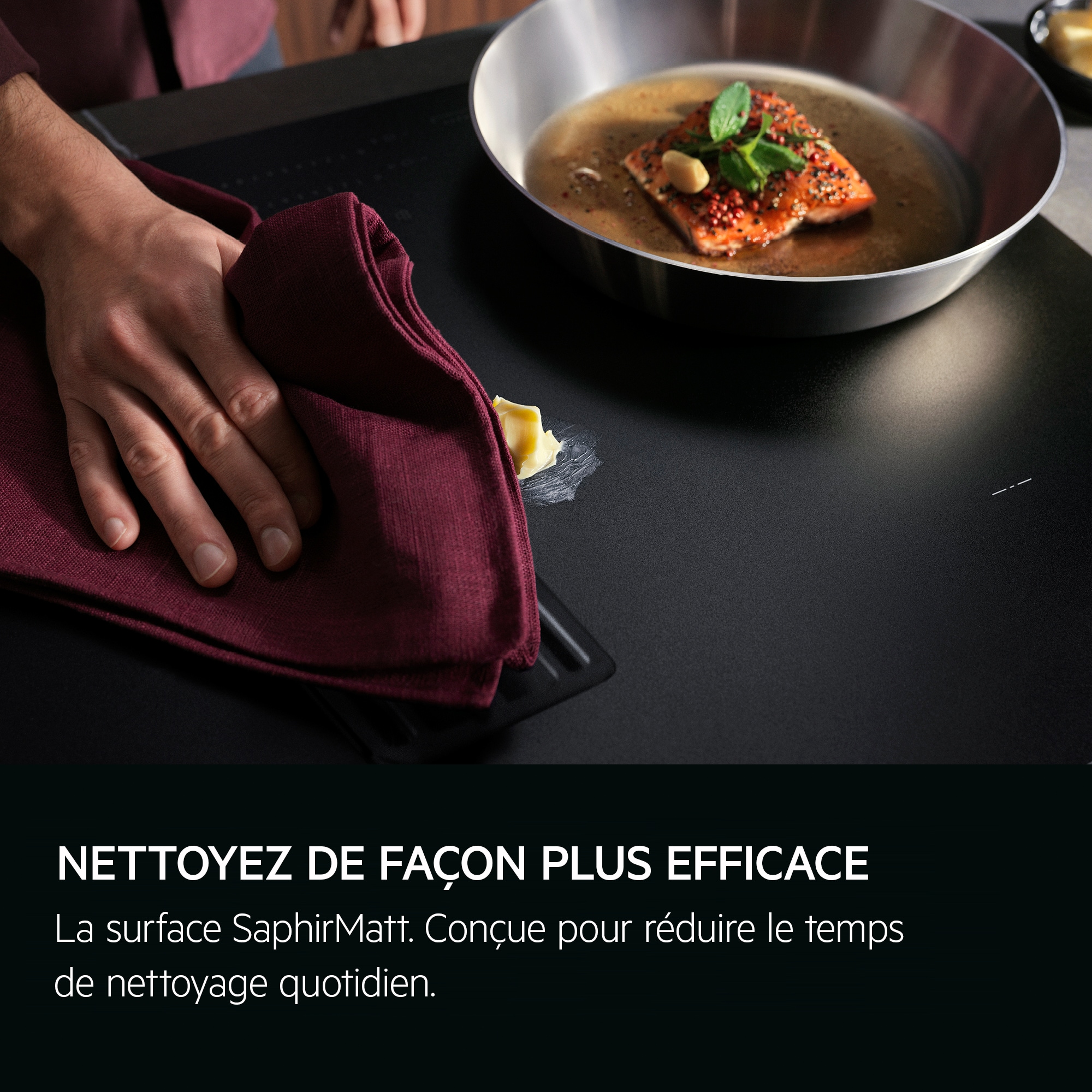 AEG - Taque avec hotte intégrée - NCP84C01CZ